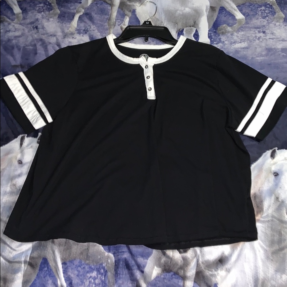 2/$10 SO relaxed tee size XL